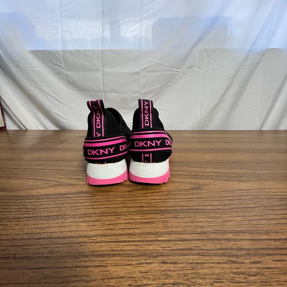 DKNY Abbi Women's Slip on Sneakers Size 9.5M Black Pink PAF 2105 3185129 - Picture 6 of 13